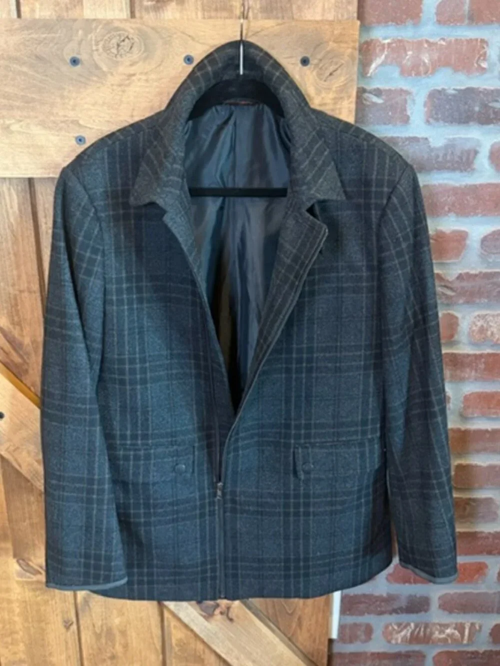 Men’s Wool Blend Plaid Zip Front Jacket Coat Gray Charcoal Size Medium